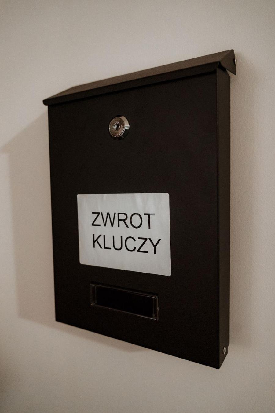 Noclegi Przy Stacji Nowy Dwór Mazowiecki Екстериор снимка